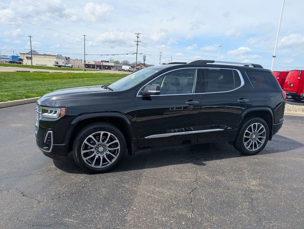 2023 GMC Acadia Denali