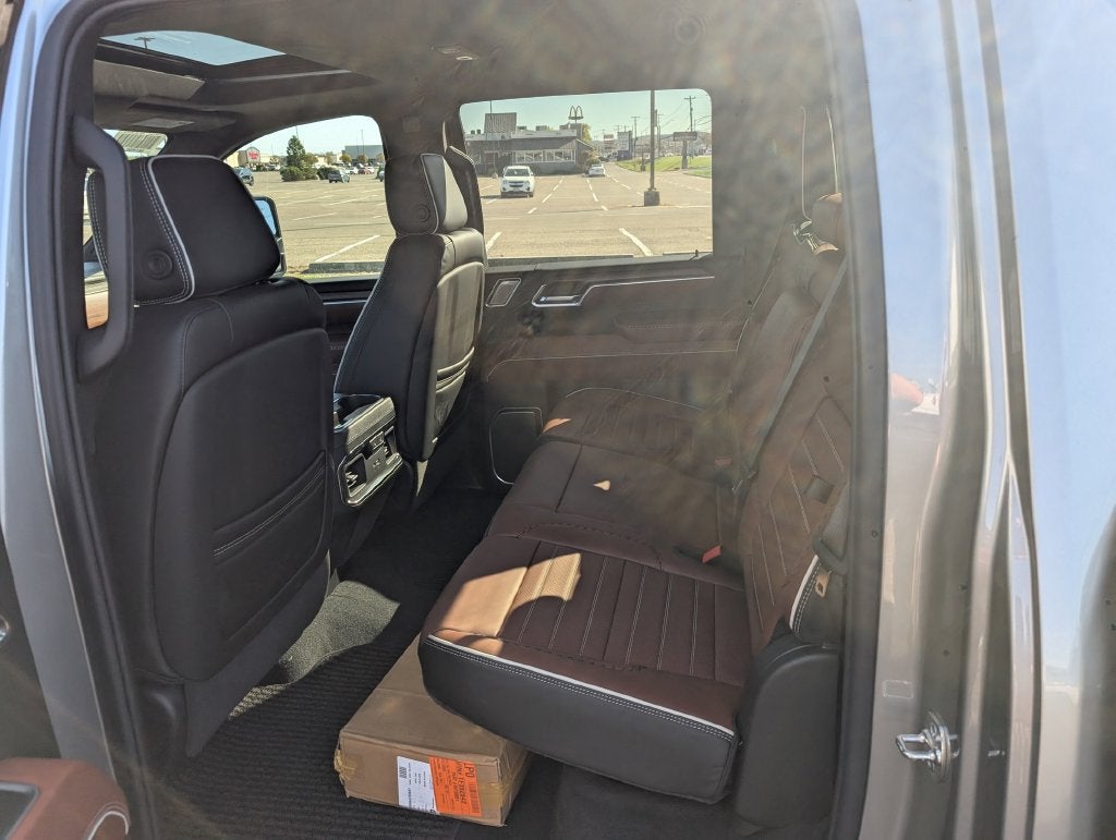 2026 GMC Sierra 3500 HD Denali Ultimate DRW