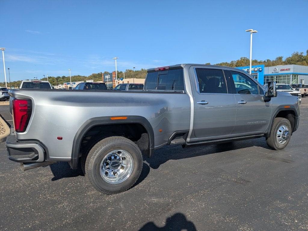 2026 GMC Sierra 3500 HD Denali Ultimate DRW