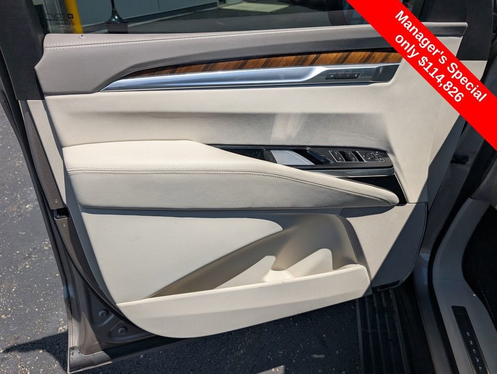 2025 Cadillac Escalade Sport Platinum